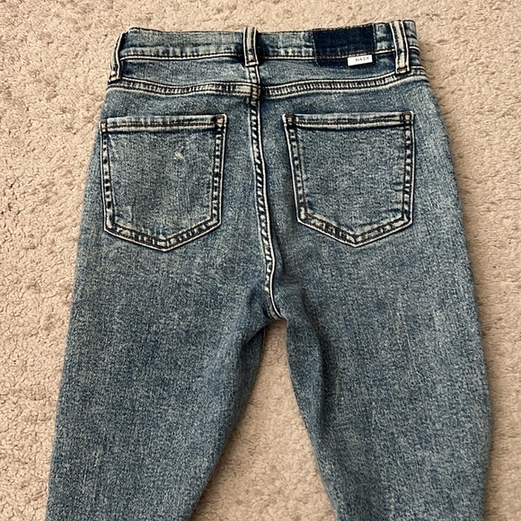 Daze Denim Shy Girl Cropped Jeans Size 25 gently used - Picture 4 of 4
